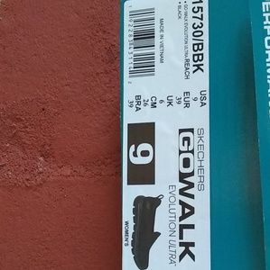 Sketcher go walk memory foam size 9